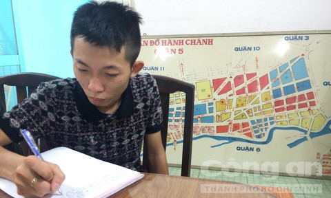 Hàng chục nam nữ thác loạn trong quán karaoke 'chui' ảnh 1