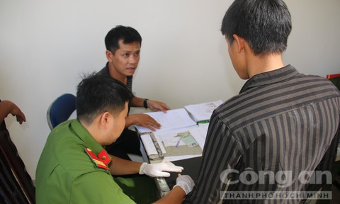 Hàng chục dân chơi phê ma túy trong quán bar ảnh 2