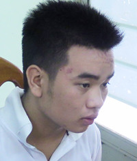 Cô gái tung cửa thoát khỏi tên cướp lúc bị khống chế ảnh 1