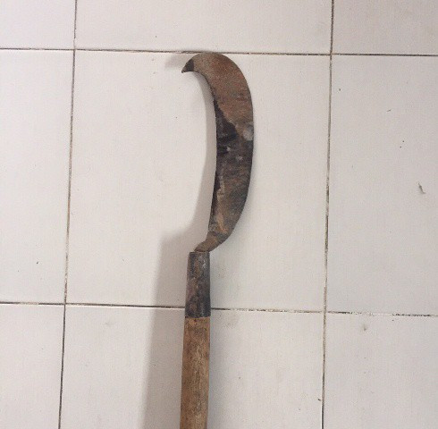 Chủ xe cẩu ôtô ở trạm BOT Cai Lậy chém tài xế vì sợ bị đánh ảnh 1