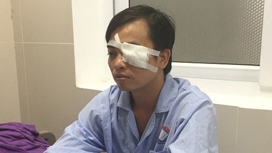 Bác sĩ bị đánh gục khi ngăn hỗn chiến ở bệnh viện ảnh 1