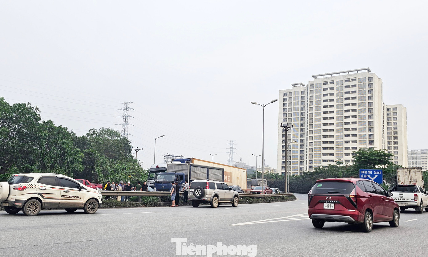 Rất may vụ tai nạn không xảy ra thương vong về người.