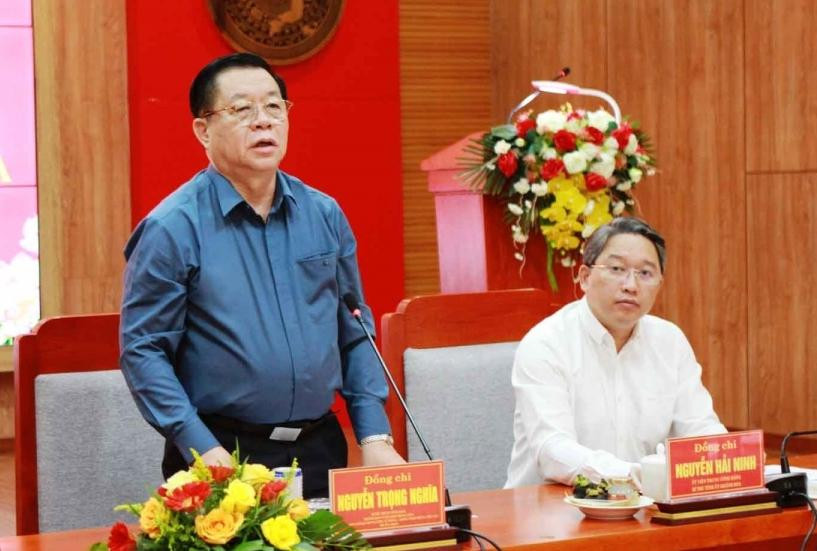 Ông Nguyễn Trọng Nghĩa - Bí thư Trung ương Đảng, Trưởng Ban Tuyên giáo Trung ương, phát biểu tại hội nghị.