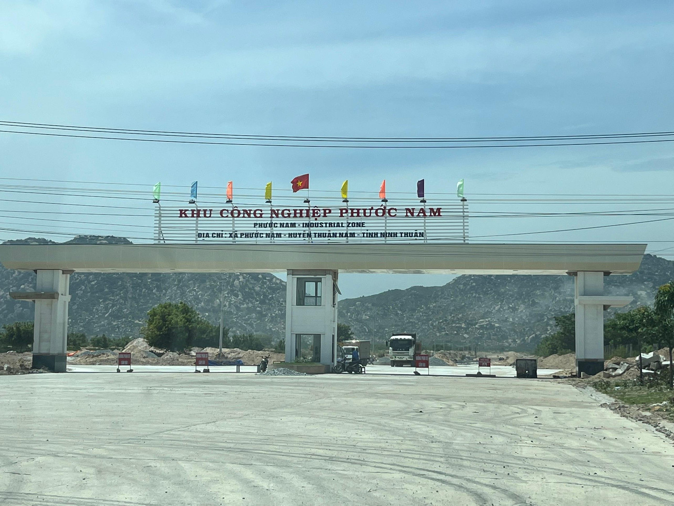 KCN Phước Nam thi công hạ tầng ì ạch và chưa thu hút được nhiều nhà đầu tư. Ảnh C.HOAN.