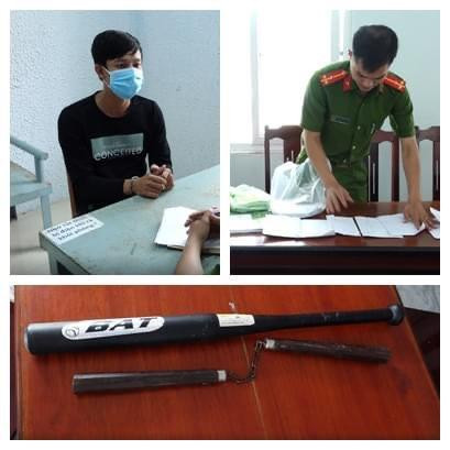 Công an khám xét, thu giữ tang vật tại nhà đối tượng Huỳnh Văn Chí. Ảnh công an cung cấp Công an khám xét, thu giữ tang vật tại nhà đối tượng Huỳnh Văn Chí. Ảnh công an cung cấp