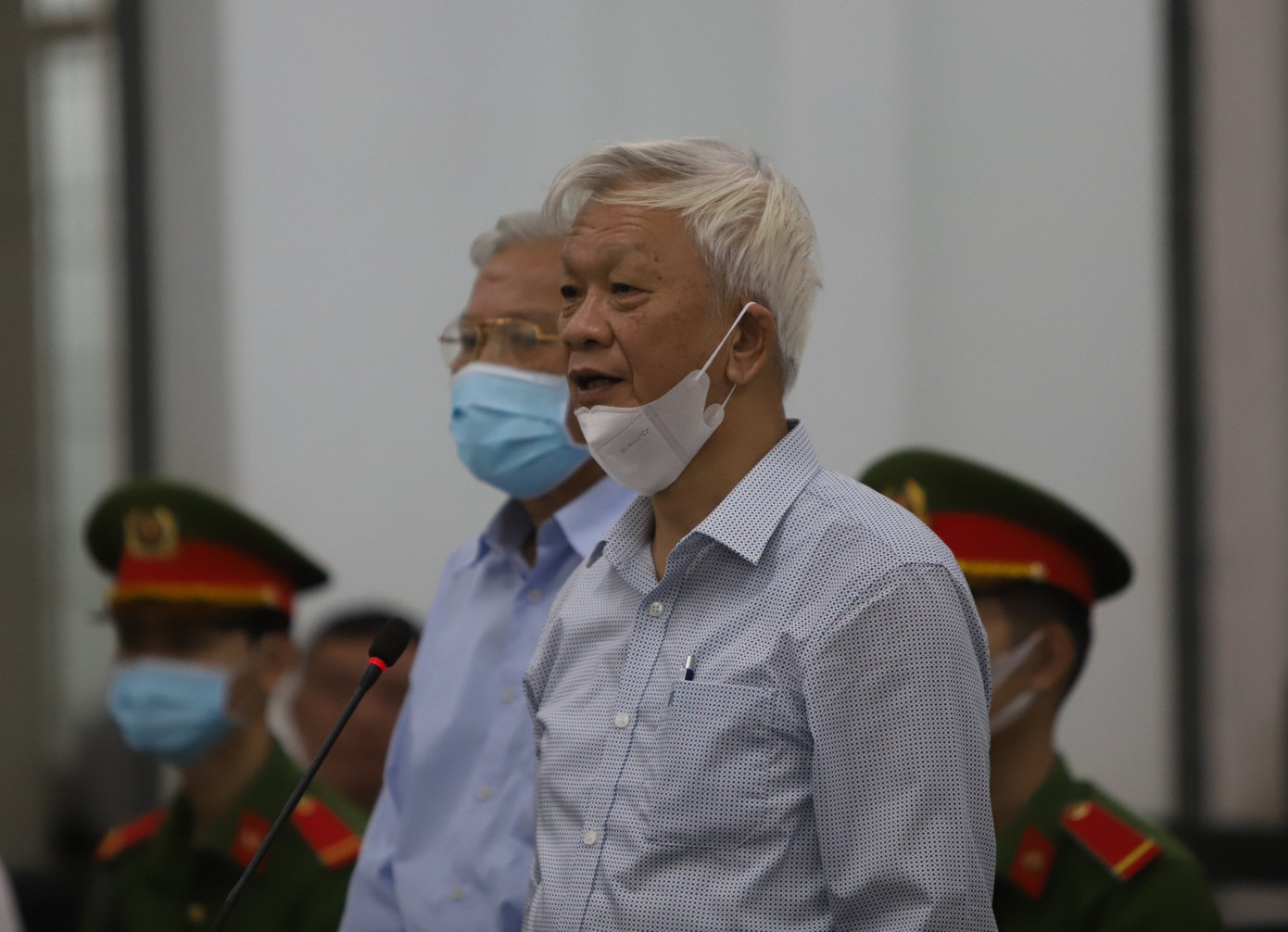 Cựu Chủ tịch UBND tỉnh Khánh Hoà Nguyễn Chiến Thắng tại toà. Ảnh L.H