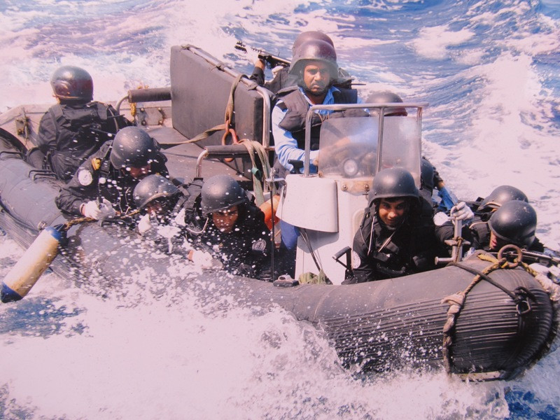 Hình ảnh hoạt động của hạm đội Biển Đông