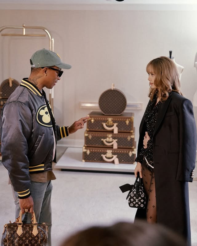 Lisa đăng ảnh chụp cùng Pharrell Williams tại hậu trường Met Gala. Ảnh: IG.