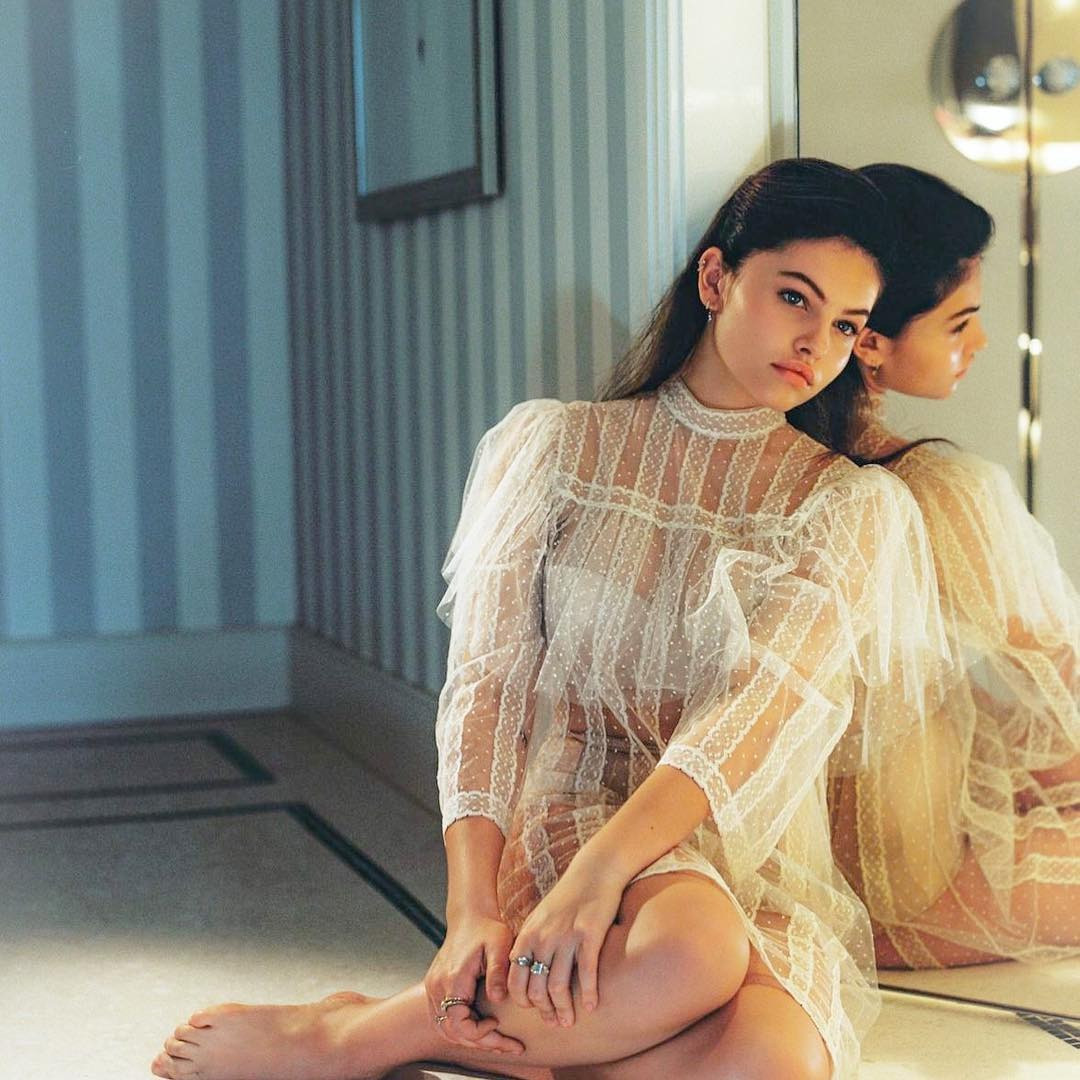 Năm 2018, cô được TC Candler bầu chọn đứng đầu danh sách 100 gương mặt đẹp nhất thế giới. Dù nhận được nhiều lời khen ngợi, Blondeau luôn tỏ ra khiêm tốn. Trong cuộc phỏng vấn với The Telegraph (Anh) vào năm 2018, cô chia sẻ: “Cho đến ngày nay, mọi người vẫn gọi tôi là cô bé đẹp nhất thế giới. Tôi chỉ muốn nói tôi chưa phải vậy, tôi là một con người, thiếu nữ bình thường mà thôi”. Ảnh: IG.