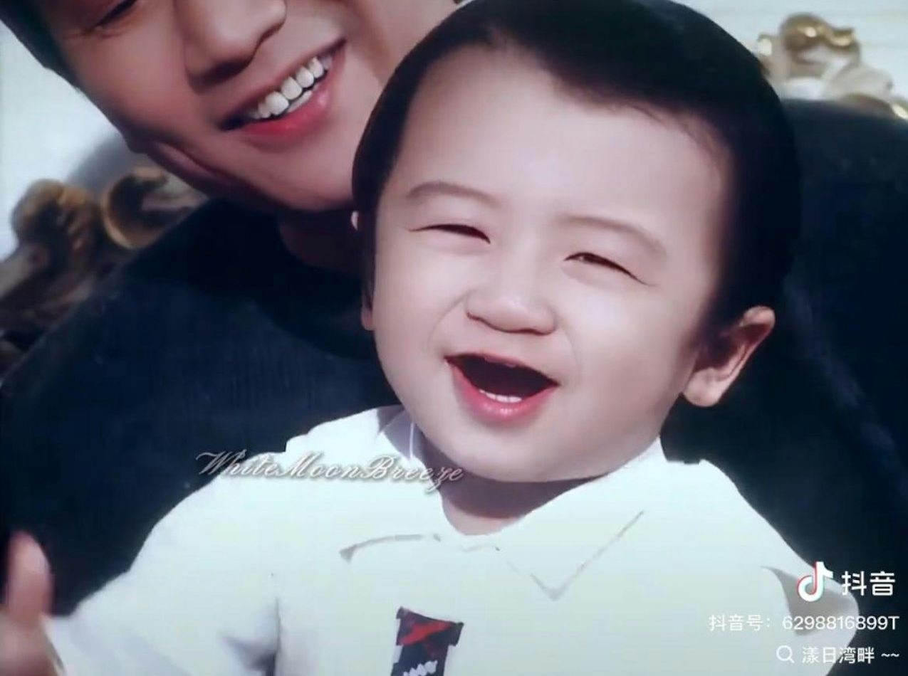 Vẻ ngoài đáng yêu của Tạ Đình Phong nhí gây sốt mạng xã hội.