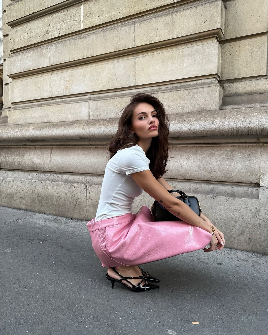 “Từ kinh nghiệm này, tôi học được rằng khi cơ thể bị đau, đừng để nó trôi đi mà hãy chăm sóc nó. Bạn phải đến gặp nhiều bác sĩ khác nhau cho đến khi tìm ra vấn đề và chữa khỏi. Bất kỳ nỗi đau nào, ngay cả những nỗi đau nhỏ, cũng có thể che giấu điều gì đó nghiêm trọng hơn nhiều”, Blondeau trải lòng. Ảnh: IG.