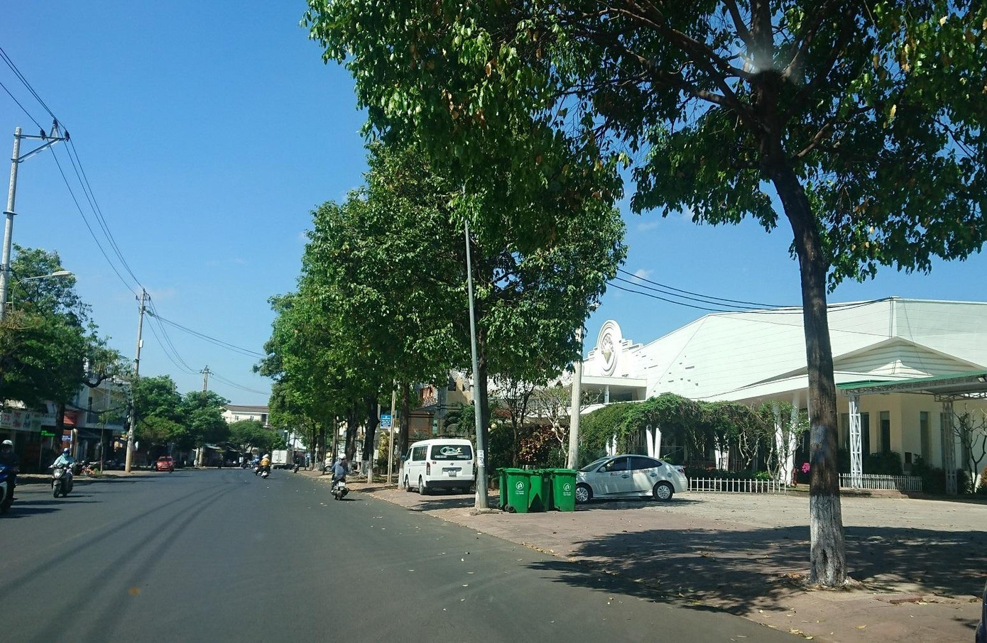 Đất vàng trên đường Mai Hắc Đế thuộc quản lý của Bộ chỉ huy Quân sự tỉnh Đắk Lắk cho doanh nghiệp làm quán cà phê, nhà hàng tiệc cưới Đất vàng trên đường Mai Hắc Đế thuộc quản lý của Bộ chỉ huy Quân sự tỉnh Đắk Lắk cho doanh nghiệp làm quán cà phê, nhà hàng tiệc cưới