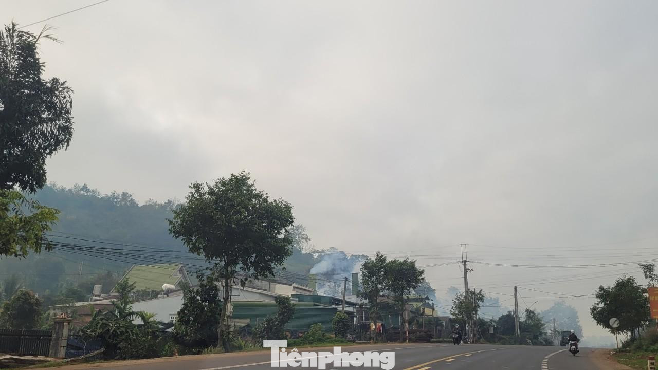 Những lò sấy cà phê bên Quốc lộ 14 ngày đêm xả khói