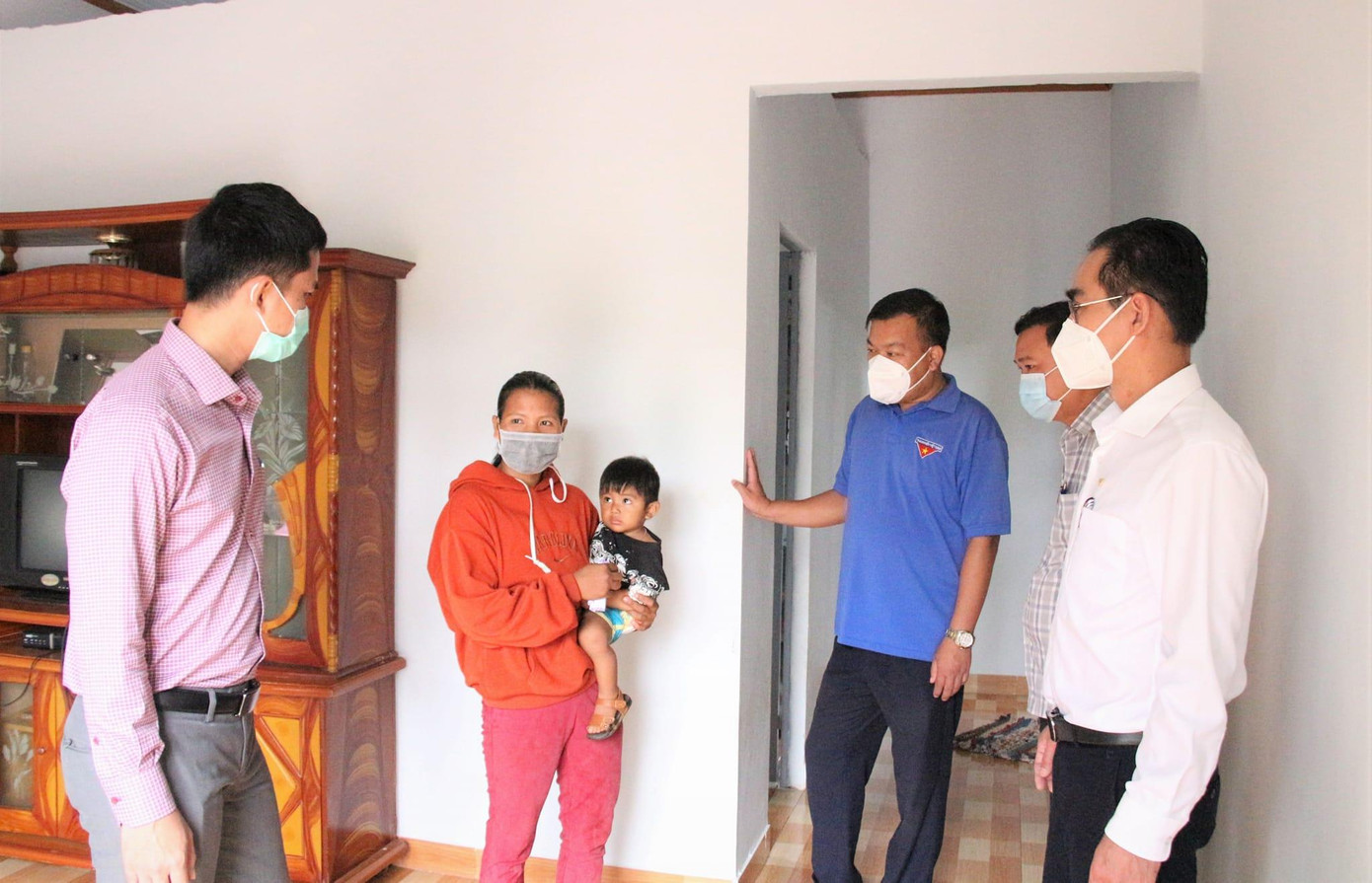 Bên trong căn nhà tình nghĩa