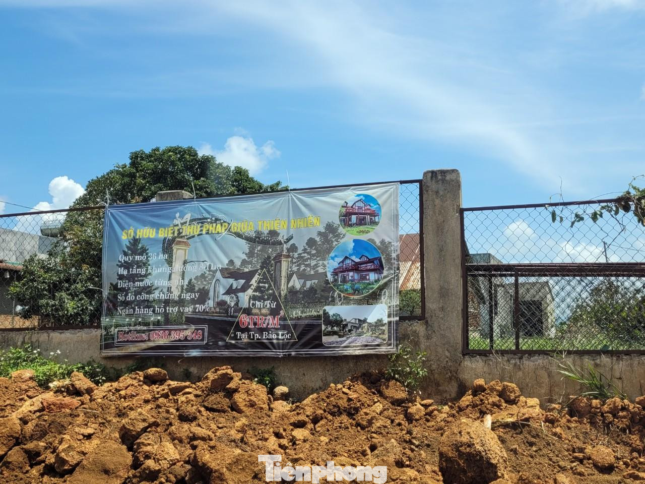 Dù chưa được cấp có thẩm quyền cấp phép, nhưng dự án "ma" Làng sinh thái La Melodie được chào bán công khai. Dù chưa được cấp có thẩm quyền cấp phép, nhưng dự án "ma" Làng sinh thái La Melodie được chào bán công khai.