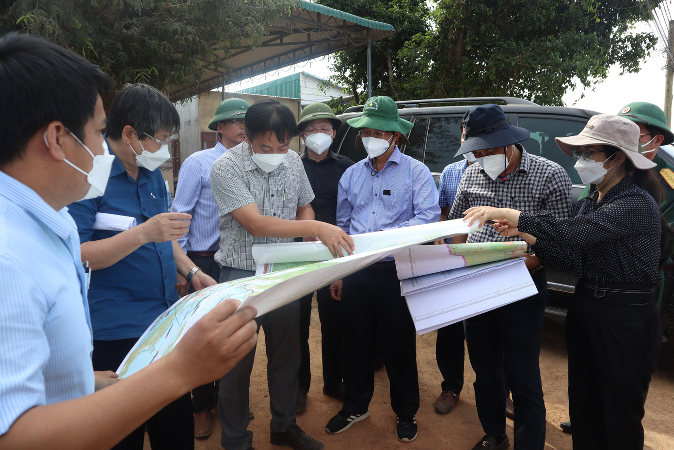 Ban chỉ đạo 321 khảo sát các vị trí nơi có đường cao tốc Khánh Hòa-Buôn Ma Thuột đi qua