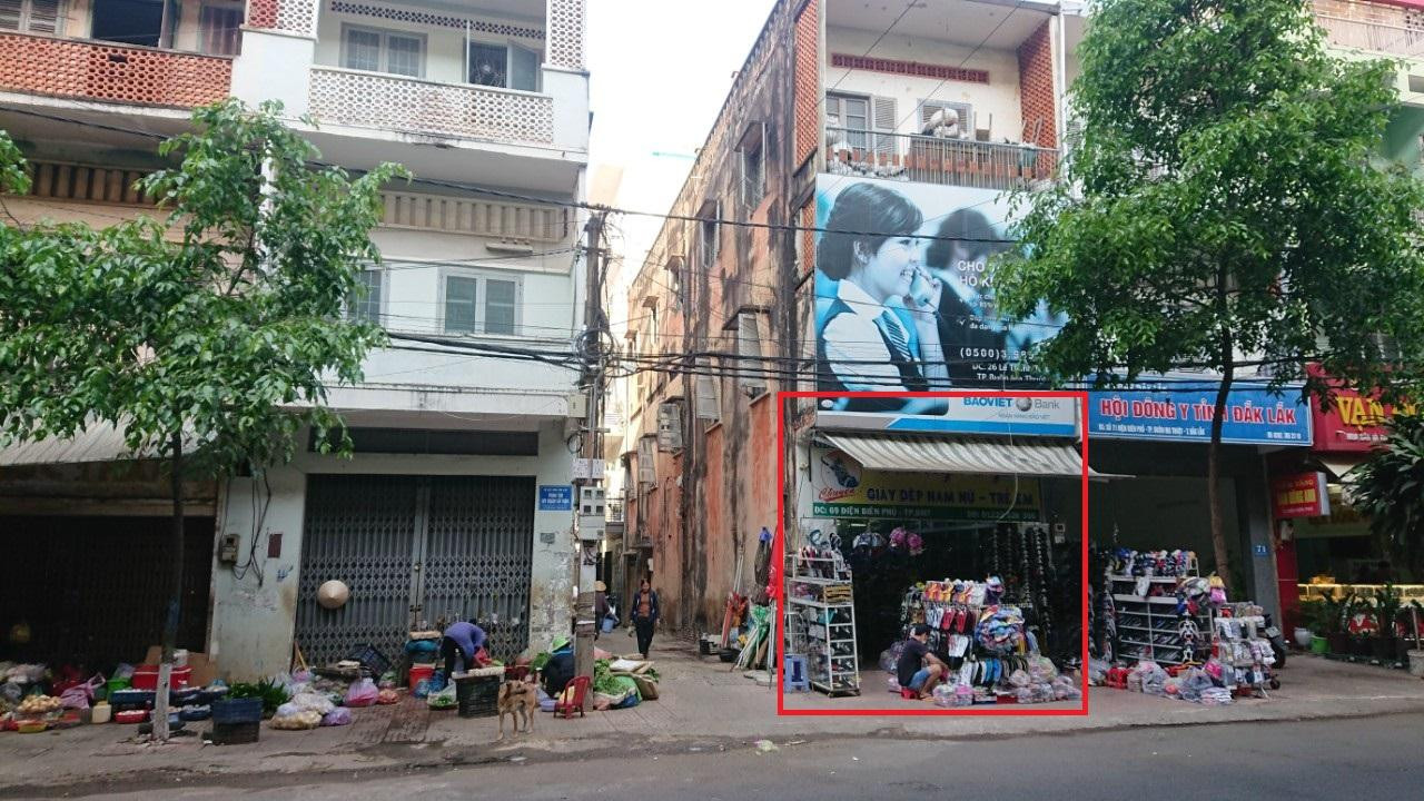 ...và căn nhà số 69 Điện Biên Phủ (ô màu đỏ) cho cá nhân thuê kinh doanh giày dép ...và căn nhà số 69 Điện Biên Phủ (ô màu đỏ) cho cá nhân thuê kinh doanh giày dép