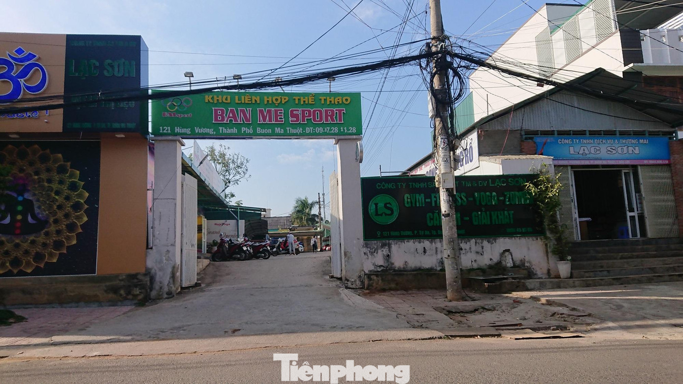 Đất của Bộ chỉ huy Quân sự tỉnh Đắk Lắk cho thuê làm sân bóng đá mini trên đường Hùng Vương Đất của Bộ chỉ huy Quân sự tỉnh Đắk Lắk cho thuê làm sân bóng đá mini trên đường Hùng Vương