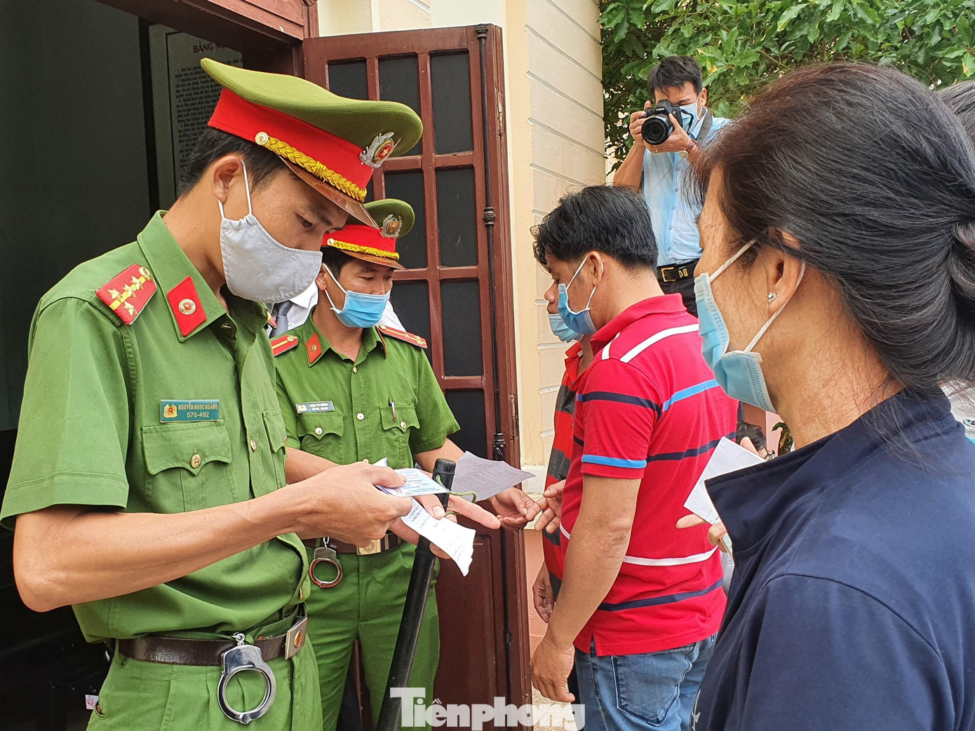 An ninh thắt chặt tại phiên xét xử vụ án “Sản xuất, buôn bán hàng giả” An ninh thắt chặt tại phiên xét xử vụ án “Sản xuất, buôn bán hàng giả”