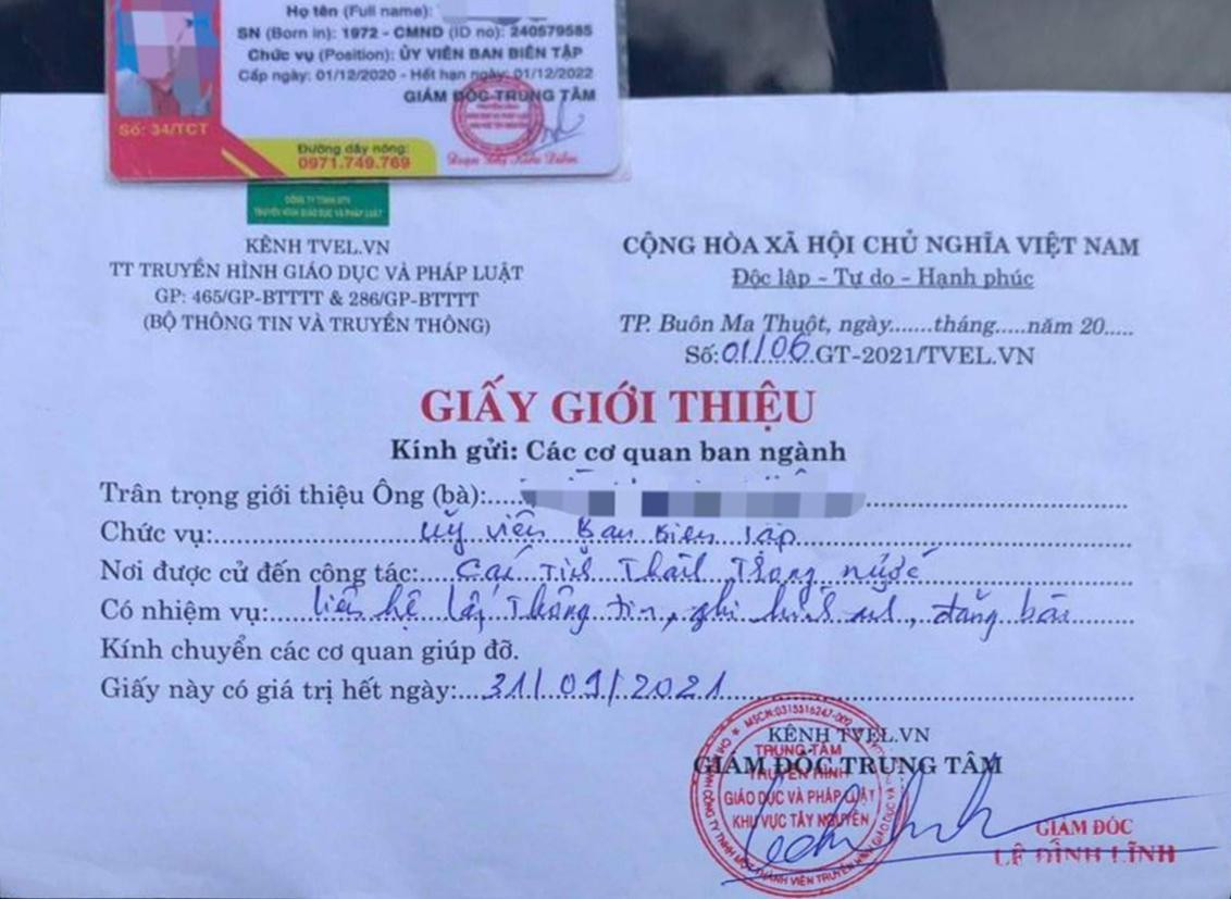 Giấy giới thiệu của Kênh TVEL cấp cho "phóng viên" đi tác nghiệp Giấy giới thiệu của Kênh TVEL cấp cho "phóng viên" đi tác nghiệp