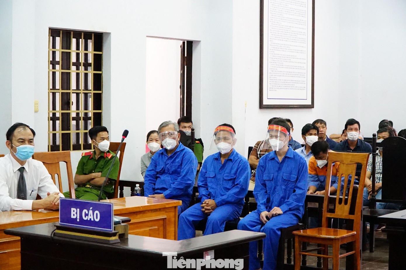 Các bị cáo tại phiên xét xử Các bị cáo tại phiên xét xử