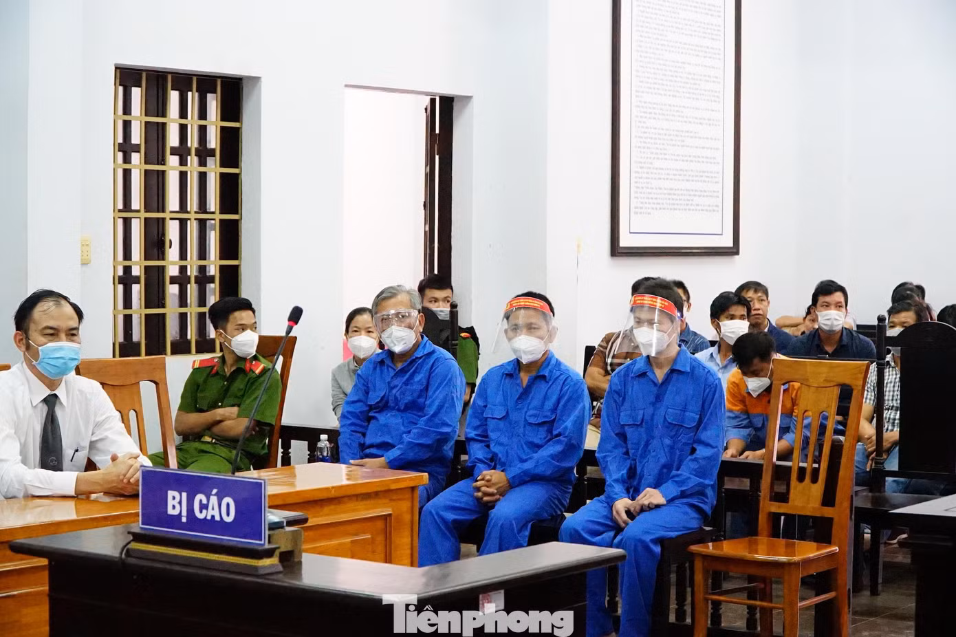 Các bị cáo tại phiên xét xử Các bị cáo tại phiên xét xử