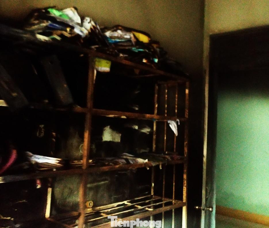 Nhiều hồ sơ cháy thành than