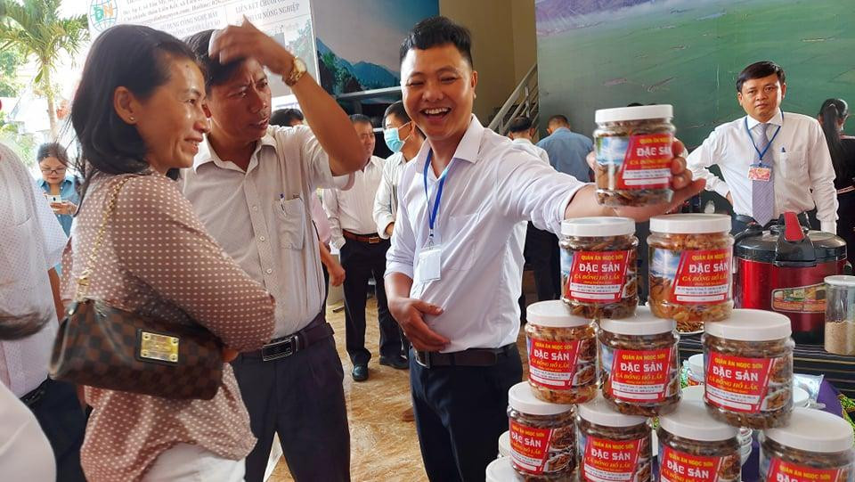 Nhiều sản vật của các doanh nghiệp mang đến Hội nghị xúc tiến đầu tư