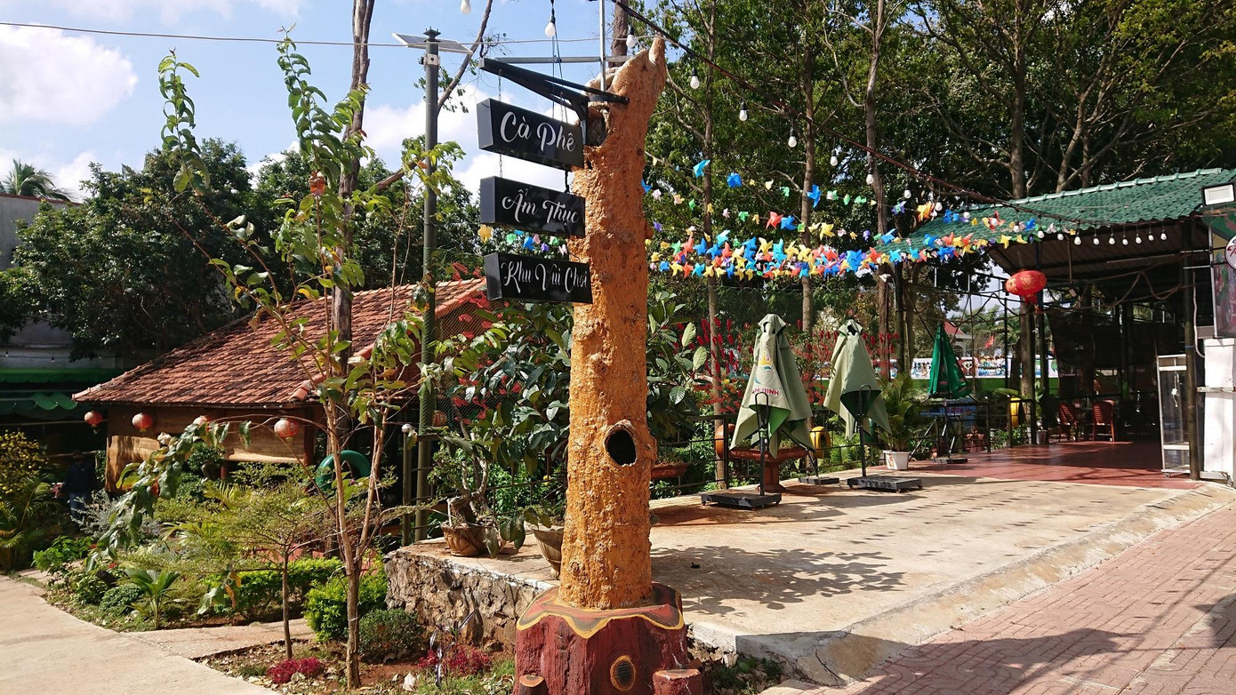 Đất của Công ty xây dựng 470 cho thuê làm quán cà phê Đất của Công ty xây dựng 470 cho thuê làm quán cà phê