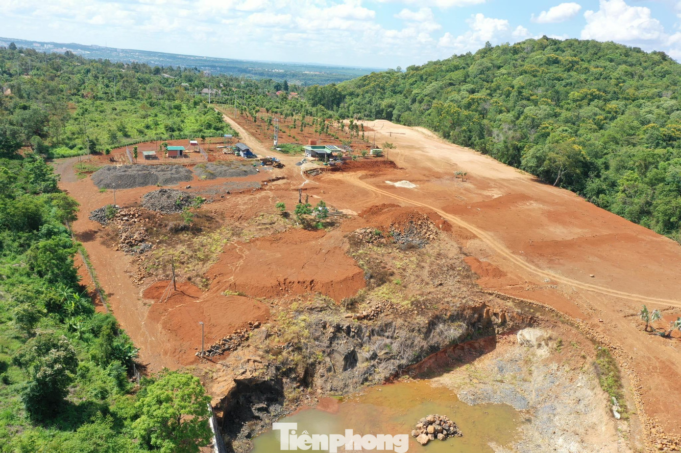 Phần đất san gạt trái phép của ông Phan Ngọc Diễn Phần đất san gạt trái phép của ông Phan Ngọc Diễn