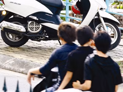 Nhiều teen cho rằng, cư xử lệch chuẩn nhiều lúc để thể hiện đẳng cấp, hoặc hòa nhập bạn bè. Ảnh: Hồng Vĩnh