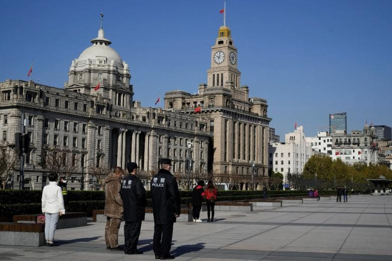 Người dân Thượng Hải tưởng niệm cố lãnh đạo ngày 6/12. (Ảnh: Reuters) Người dân Thượng Hải tưởng niệm cố lãnh đạo ngày 6/12. (Ảnh: Reuters)