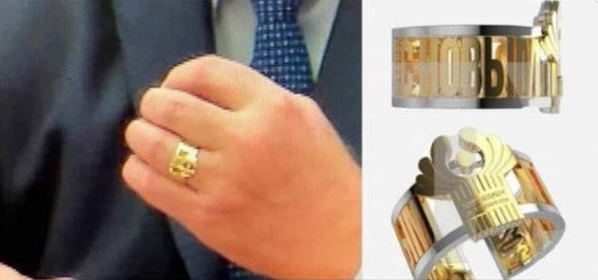 Cận cảnh chiếc nhẫn được tặng cho lãnh đạo các nước thuộc Liên Xô cũ Cận cảnh chiếc nhẫn được tặng cho lãnh đạo các nước thuộc Liên Xô cũ