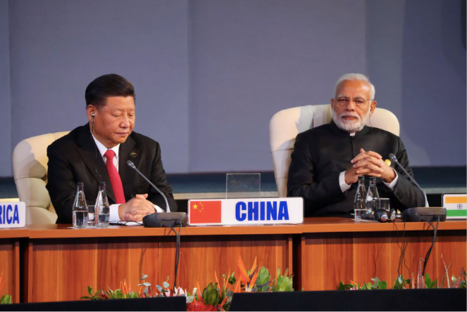 Lãnh đạo Trung - Ấn tại thượng đỉnh BRICS ở Nam Phi năm 2018. (Ảnh: Reuters) Lãnh đạo Trung - Ấn tại thượng đỉnh BRICS ở Nam Phi năm 2018. (Ảnh: Reuters)