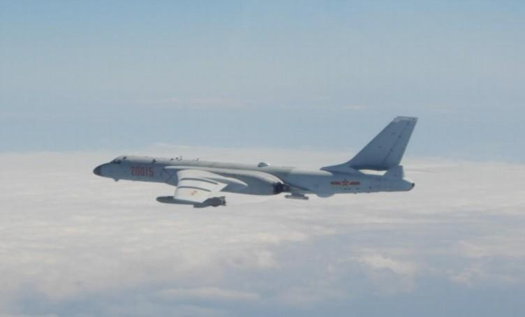 Một máy bay ném bom H-6 của Trung Quốc. (Ảnh: Taiwannews) Một máy bay ném bom H-6 của Trung Quốc. (Ảnh: Taiwannews)