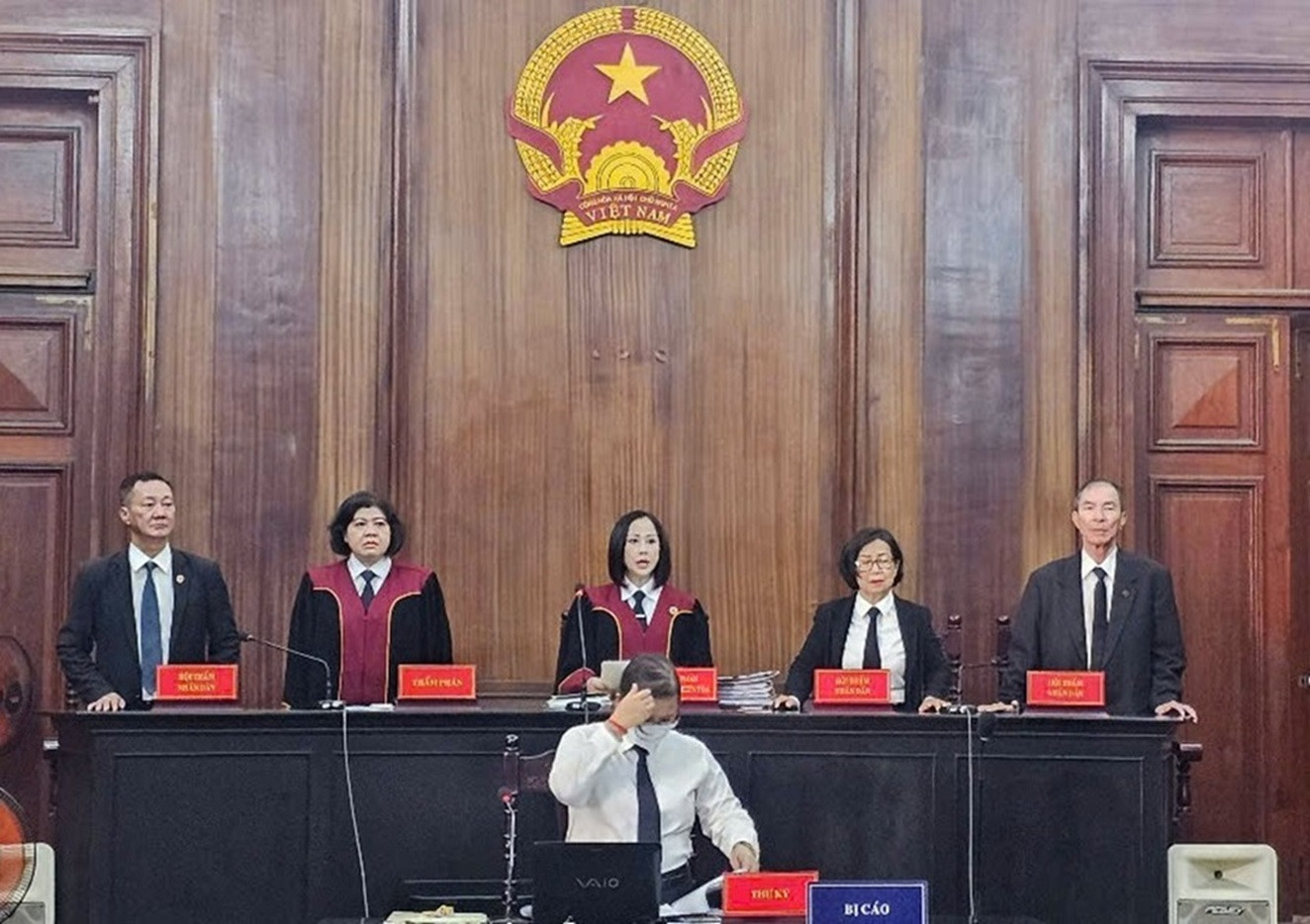 HĐXX phiên tòa vụ Hoài DJ cầm đầu đường dây 108kg ma túy. HĐXX phiên tòa vụ Hoài DJ cầm đầu đường dây 108kg ma túy.