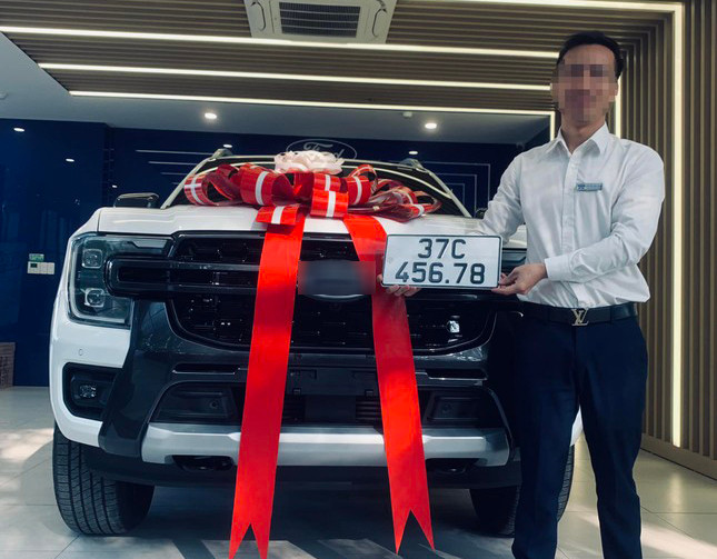 Chiếc xe bán tải hiệu Ford Ranger đã may mắn được đeo biển số siêu đẹp "45678". Chiếc xe bán tải hiệu Ford Ranger đã may mắn được đeo biển số siêu đẹp "45678".