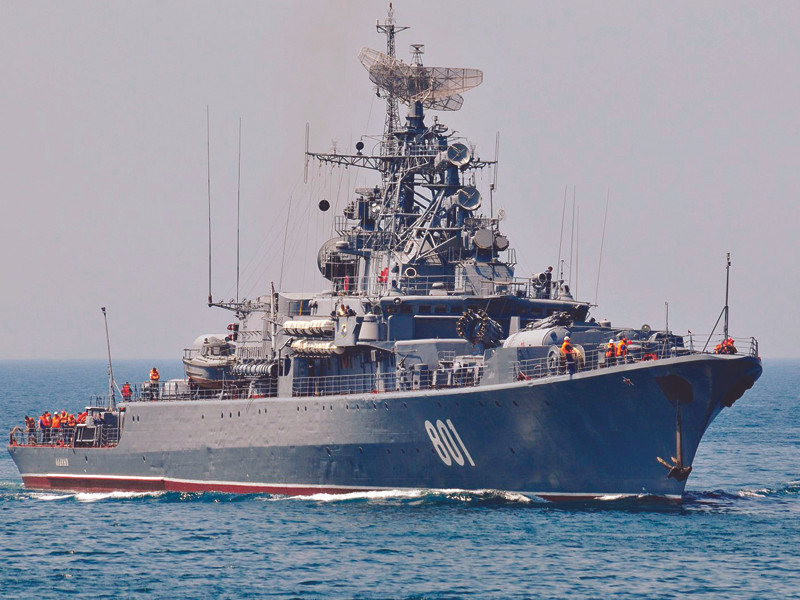 Một tàu hộ vệ tên lửa Nga thuộc Hạm đội Hắc Hải đang tiến vào quân cảng Sevastopol (Ukraine). Một tàu hộ vệ tên lửa Nga thuộc Hạm đội Hắc Hải đang tiến vào quân cảng Sevastopol (Ukraine)