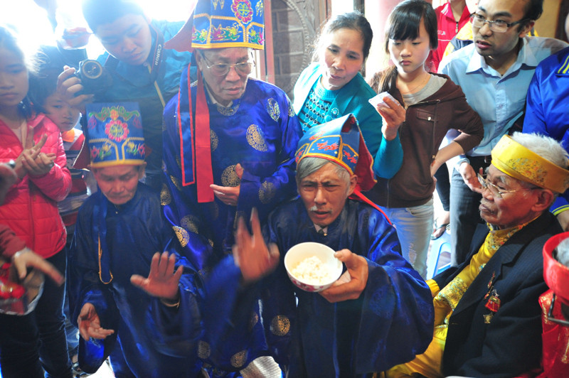 Đây là thời khắc rất quan trọng và căng thẳng, bởi các vị giám khảo, hơn nữa các đội đều cố gắng