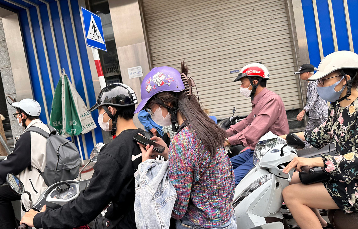 Trong mưa giông có khả năng xảy ra lốc, sét, mưa đá và gió giật mạnh. Mưa lớn cục bộ có khả năng gây ra tình trạng ngập úng tại các vùng trũng, thấp và nguy cơ xảy ra lũ quét, sạt lở đất tại khu vực vùng núi.