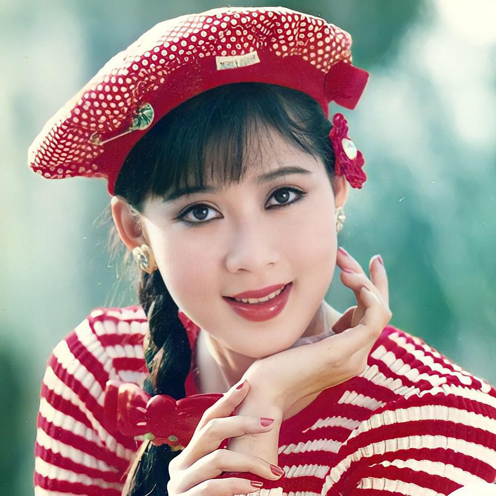 "Những nẻo đường phù sa" cũng là bộ phim cuối cùng của Diễm Hương.