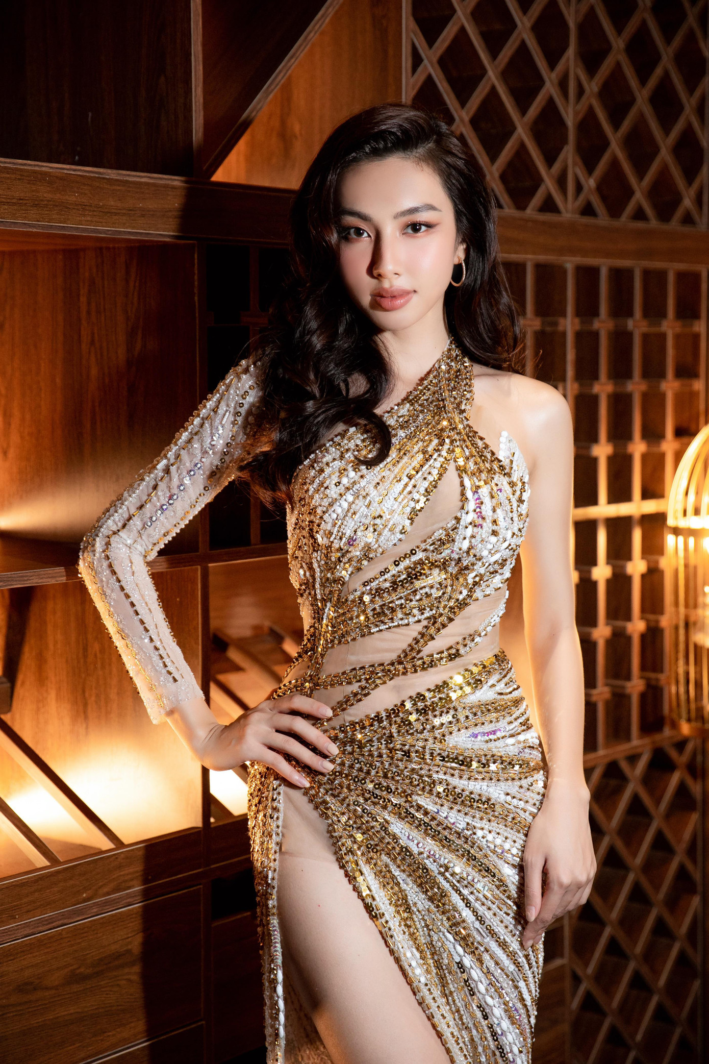 Hoa hậu Thùy Tiên và Á hậu Kiều Loan tại buổi dạ tiệc. Ảnh: BTC.