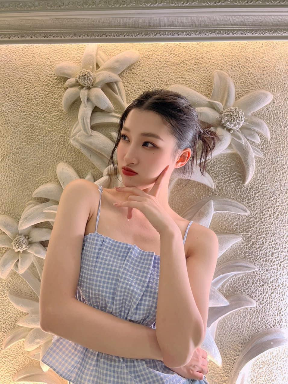 Á hậu Phương Nhi khoe gương mặt xinh đẹp và làn da trắng ngần không tì vết 'đốn tim' fans.