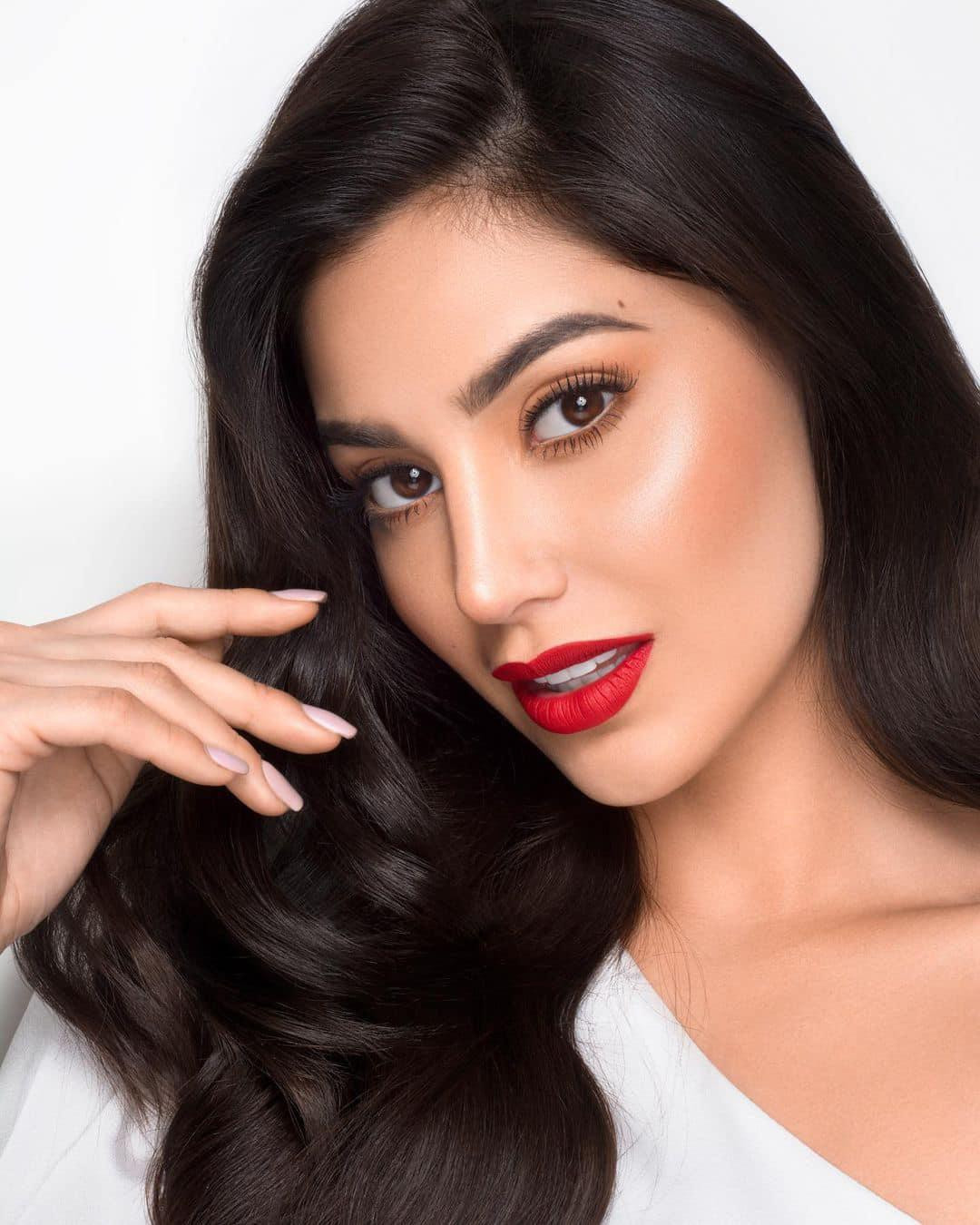 Andrea Aguilera từng đại diện Colombia dự thi Miss World 2021 và lọt vào top 13.