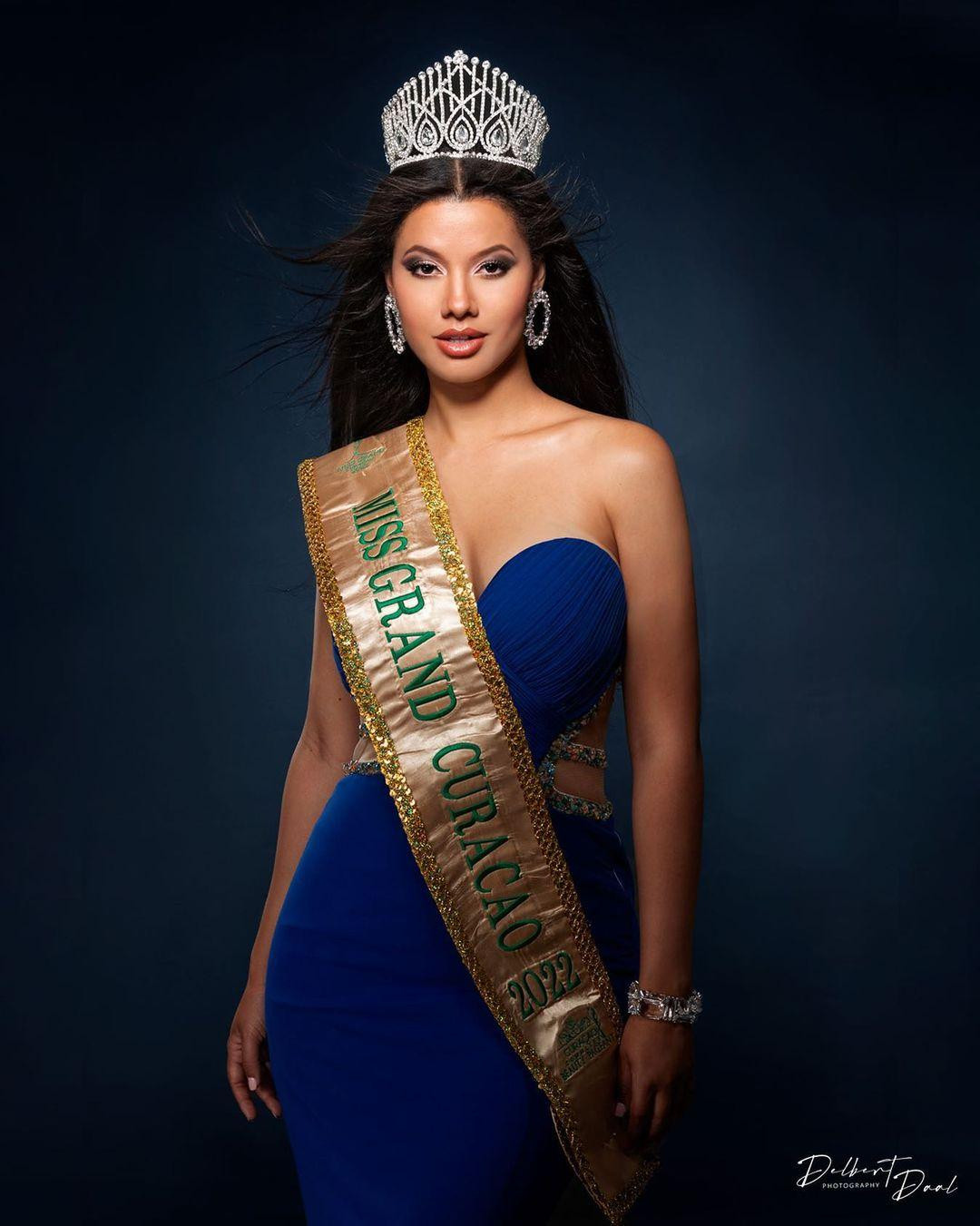 Một mỹ nhân 'sừng sỏ' khác vừa mới gia nhập đường đua Miss Grand International 2022 đó là Kanisha Sluis. Cô mới được bổ nhiệm trở thành tân Miss Grand Curacao 2022.