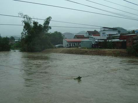 Lũ gây ngập nhiều huyện phía đông Gia Lai. Lũ gây ngập nhiều huyện phía đông Gia Lai