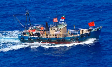 Tàu của Trung Quốc bị cảnh sát biển Nhật Bản bắt giữ ngày 15 - 8. Tàu của Trung Quốc chiều ngày 15-8 bị cảnh sát biển Nhật Bản bắt giữ