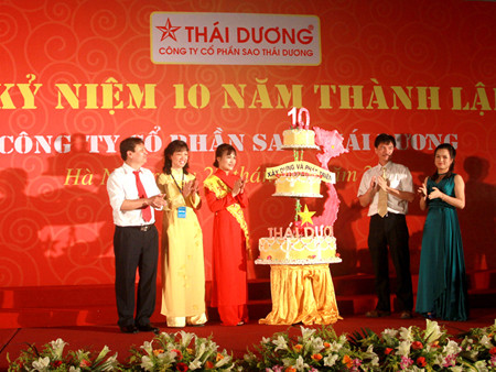 Ban lãnh đạo công ty Sao Thái Dương trong lễ kỷ niệm 10 năm thành lập 