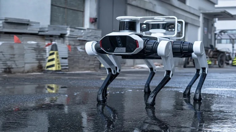 Robot Daystar Bot GS nổi bật nhờ độ ổn định và khả năng di chuyển vượt trội hơn hẳn so với các nền tảng robot thông thường. Ảnh: Lenovo. Robot Daystar Bot GS nổi bật nhờ độ ổn định và khả năng di chuyển vượt trội hơn hẳn so với các nền tảng robot thông thường. Ảnh: Lenovo.