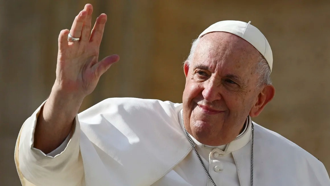 Giáo hoàng Francis (chụp ảnh tại Vatican năm 2022) là giáo hoàng đầu tiên không phải người châu Âu của thời hiện đại. Ảnh: Getty Images.